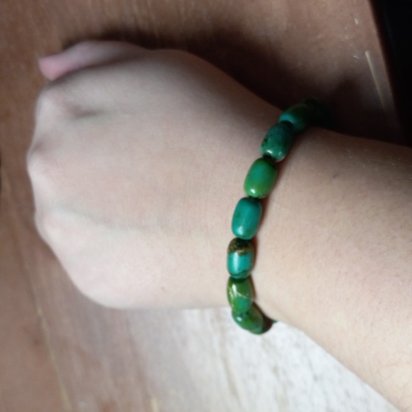 Turquoise Large Bead Stretchy Bracelet - Picture 2 of 4